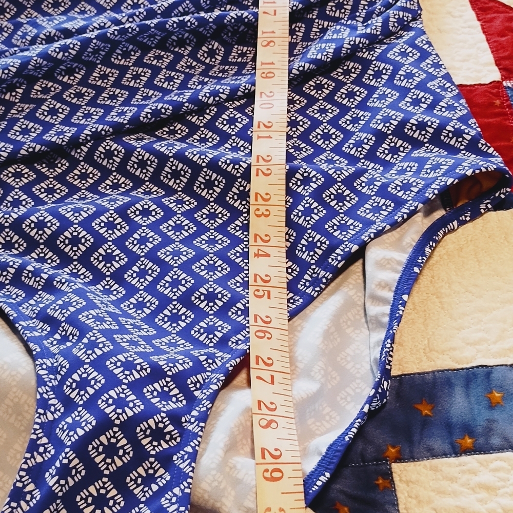 NWT L.L. Bean Shaping Mosaic Tile Tanksuit Geometric V-Neck Swimsuit (#D-14) - Picture 4 of 8